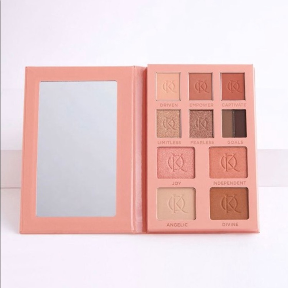 Kenia Ontiveros Beauty- Glow & Go kit - Picture 3 of 5